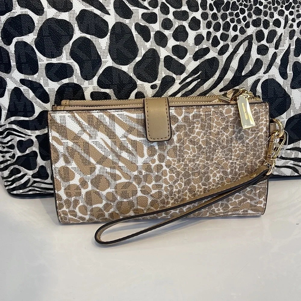 MICHAEL KORS LARGE DOUBLE ZIP WRISTLET WALLET PHONE CASE CLUTCH  Camel Multi